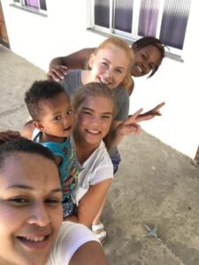 Mødre og døtre på mødrehjemmet Abrigo.