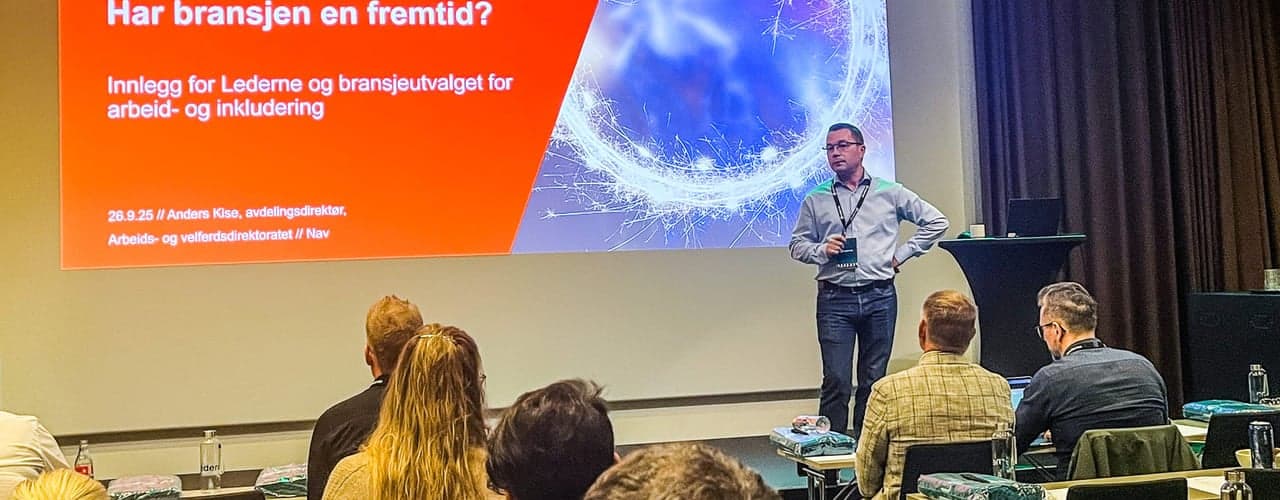 Anders Kise, avdelingsdirektør i NAV taler til en forsamling