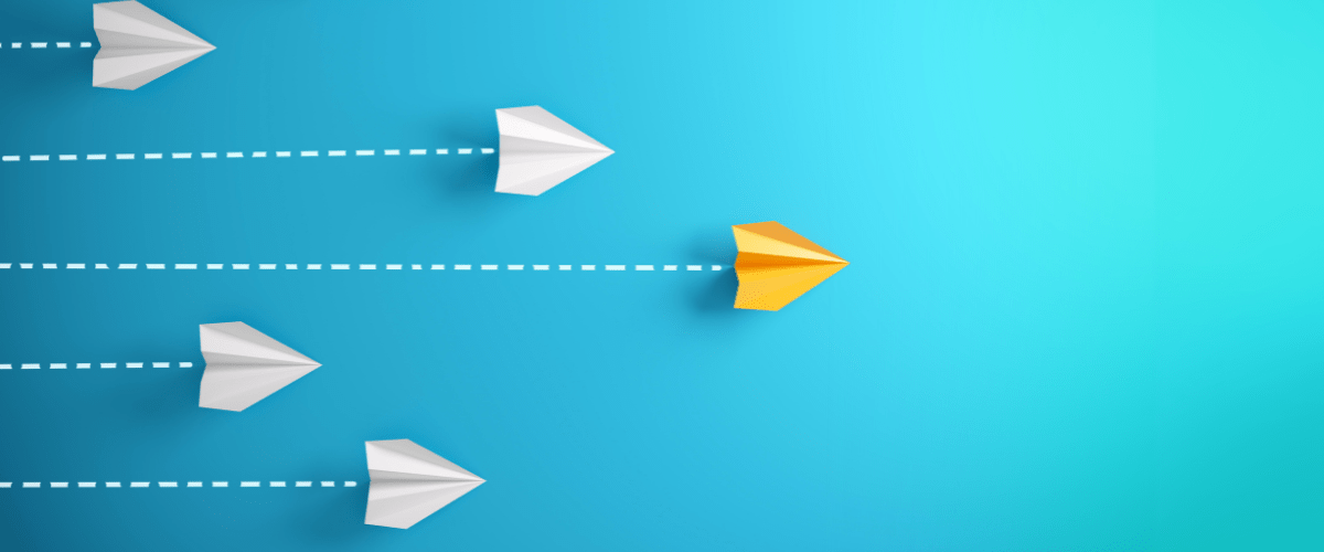 En illustrasjon av papirfly.