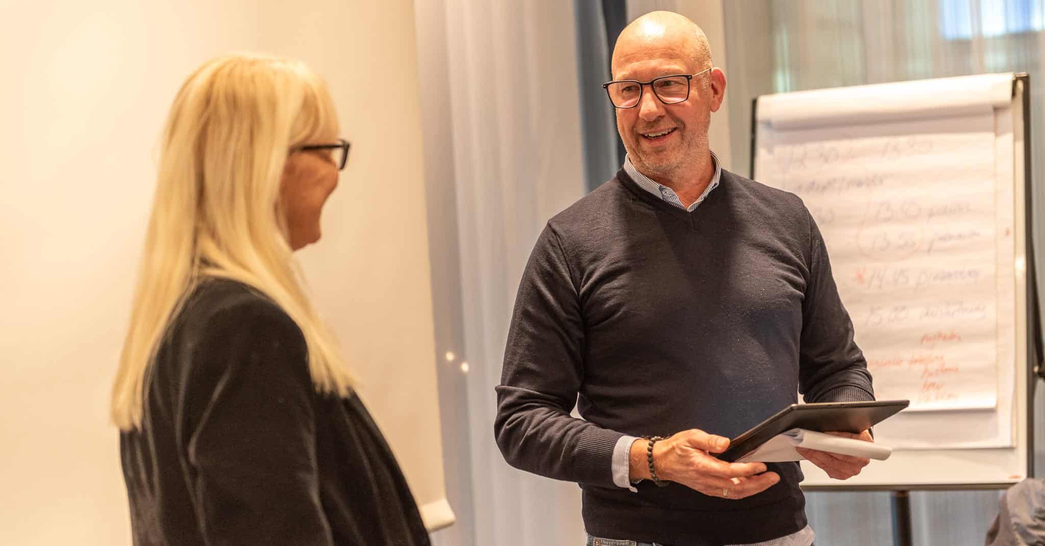 Deltakerne presenterer sine betraktninger på mentorprogrammets samling.