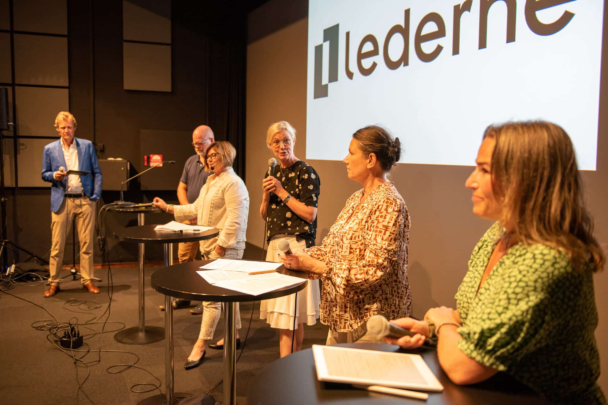 Erik Wold, forbundsleder i Lederne, Audun Ingvartsen, adm. dir. i Energi Norge, Knut Kroepelien, leder av Energi- og miljøkomiteen, Marianne Sivertsen Næss (Ap), medlem av Stortingets Energi- og miljøkomite, Nikolai Astrup (H), direktør energi- og miljøavdelingen Norsk Industri, Ole Børge Yttredal, bærekraftsdirektør i Equinor, Hilde Røed, og fagsjef i Tankesmien Agenda, Andreas Christiansen Halse.