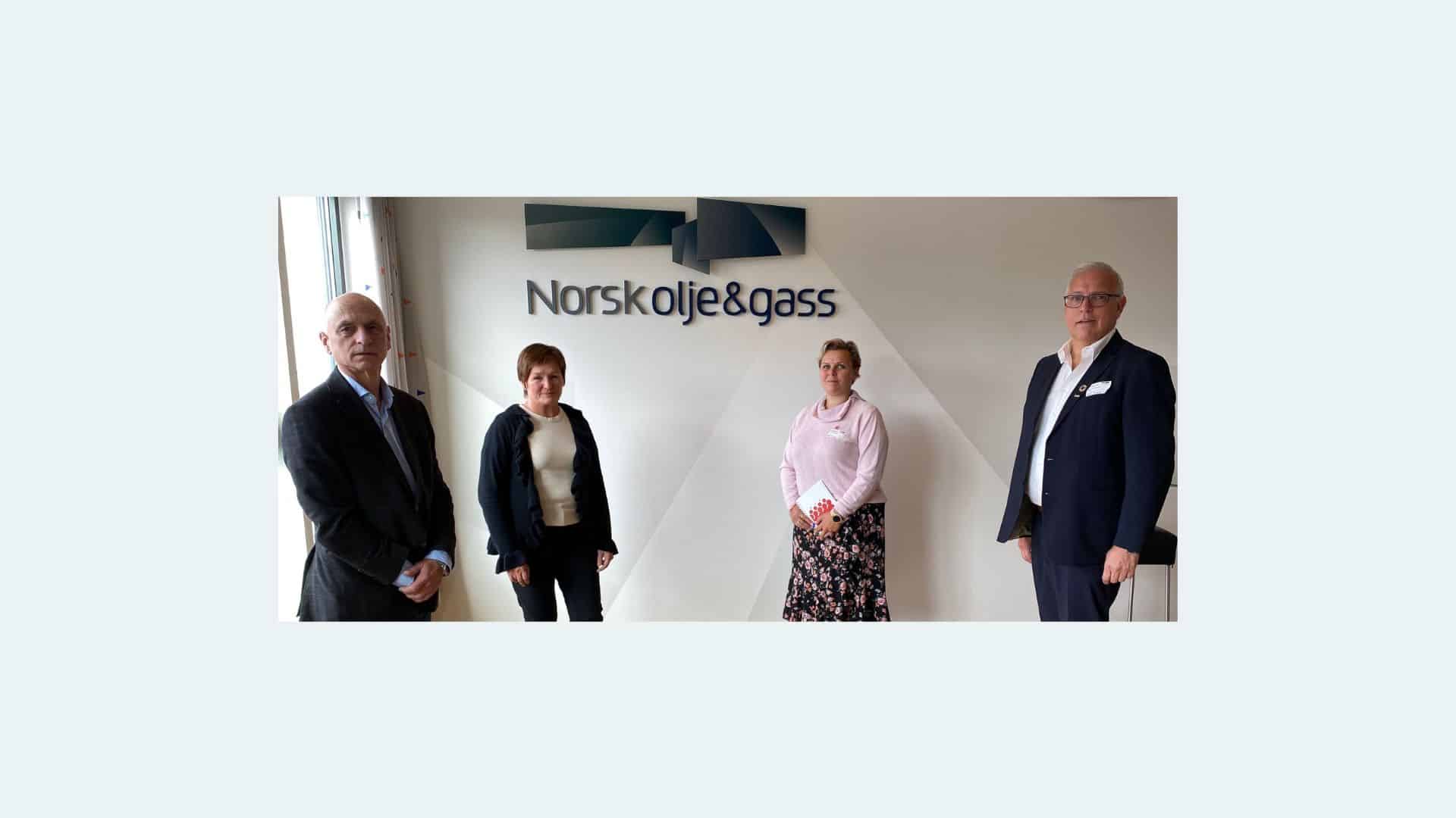 På bildet over f.v.: Jan Hodneland (Norsk olje og gass), Lill-Heidi Bakkerud (IE), Hilde-Marit Rysst (SAFE) og Audun Ingvartsen (Lederne).