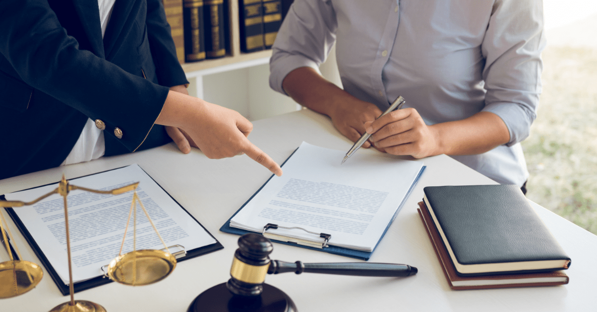 Privatrettslig-bistand