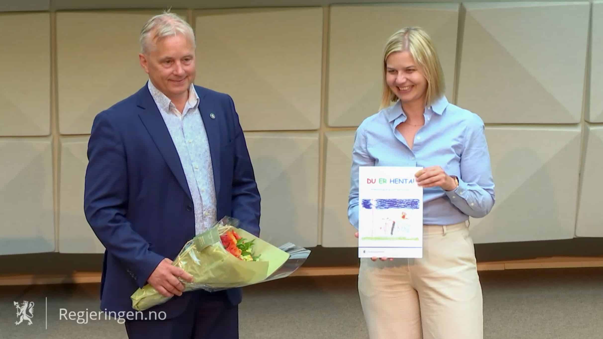 Knut Storberget og Guri Melby presenterer boka "Du er henta"