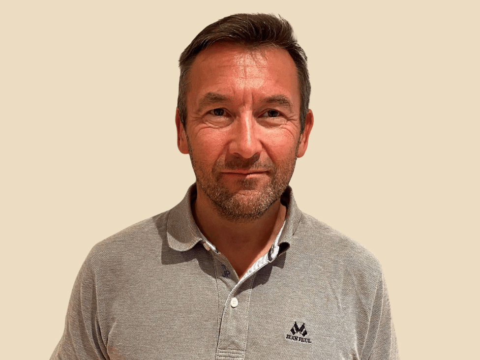 Olav Bjarne Roksvaag i Lederne.