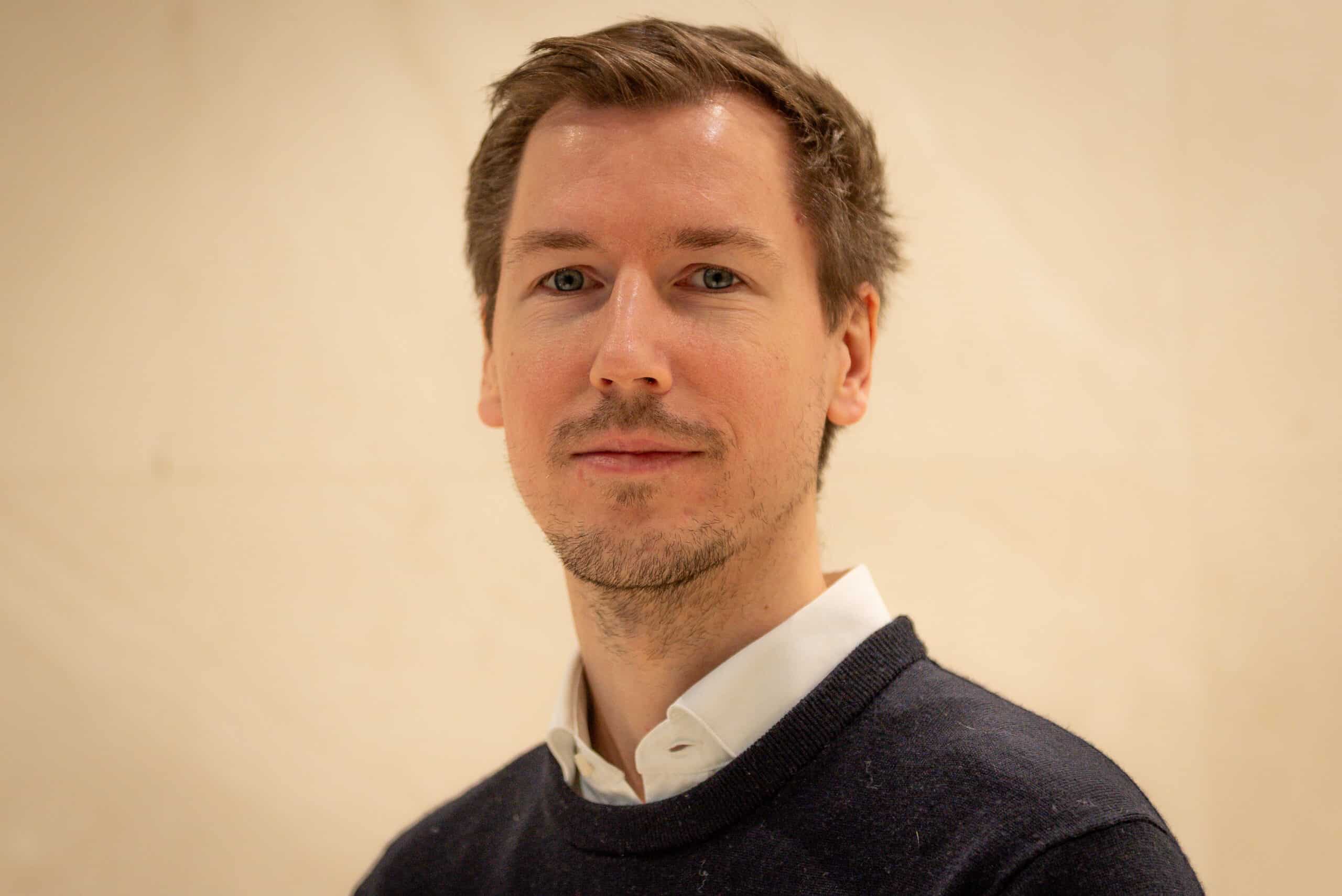 Sindre Dahl Christensen er advokat i Lederne.