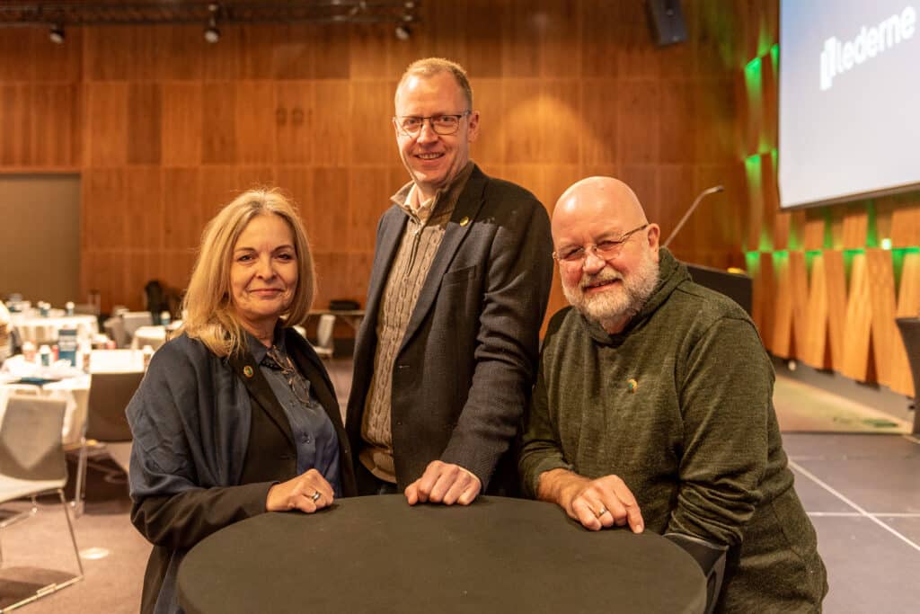 Hedersmerkemottakerne Iselin Heggen, Sigurd André Maraas og Dag Schultz.